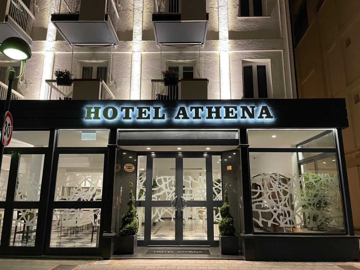 Hotel Athena Lignano Sabbiadoro Bagian luar foto