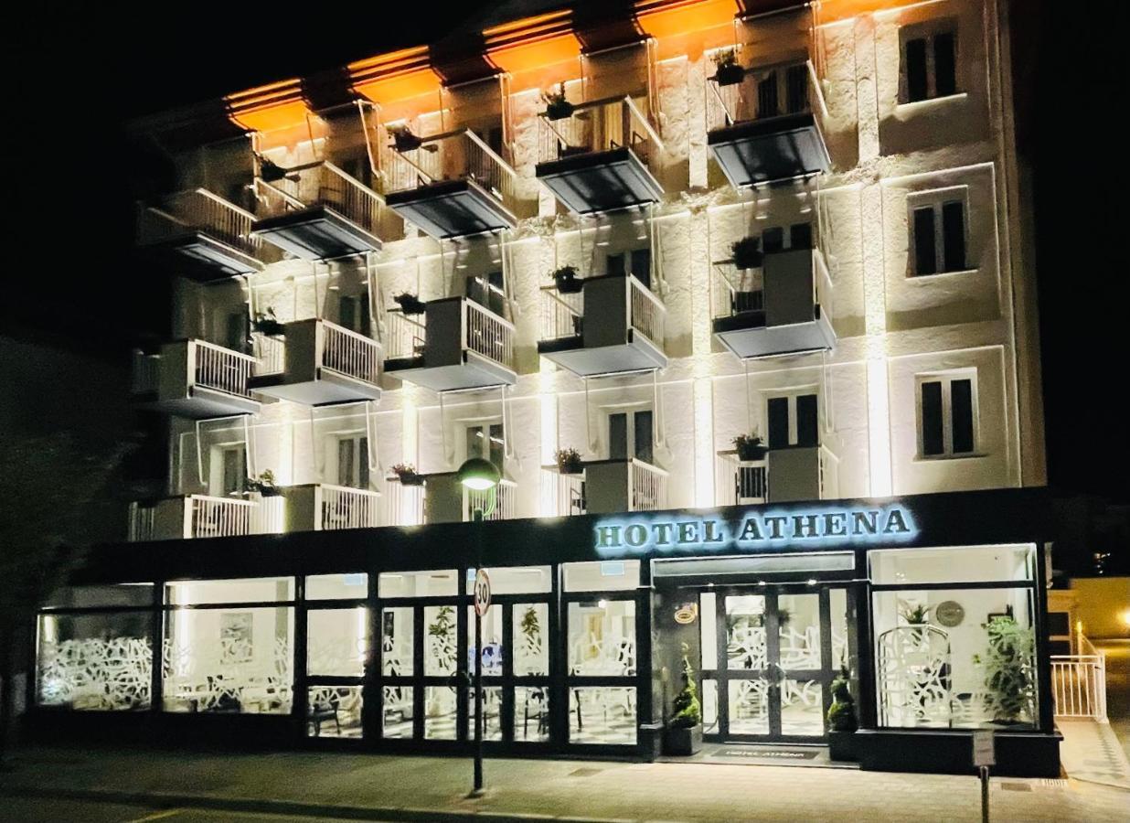 Hotel Athena Lignano Sabbiadoro Bagian luar foto